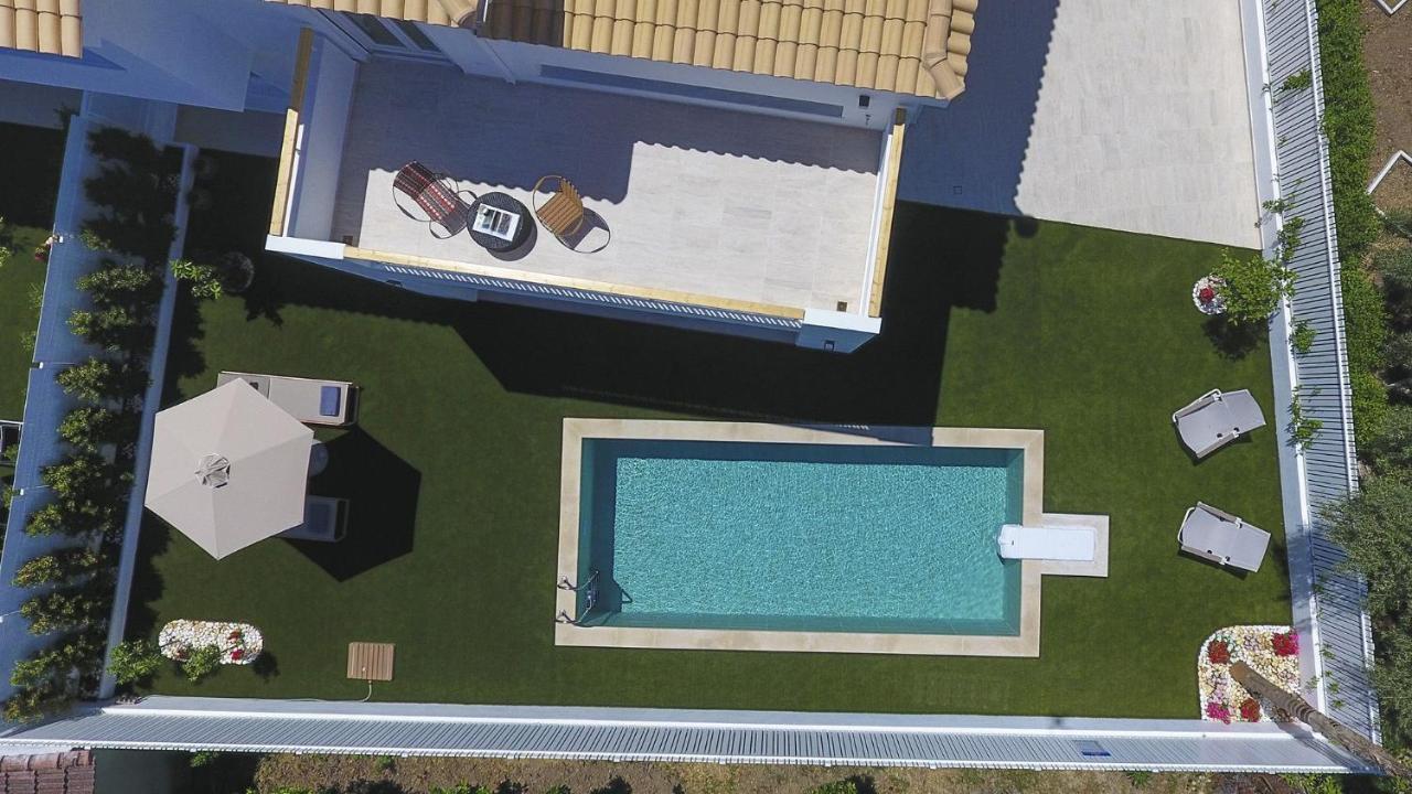 The Quad Luxury Villas Lygia  Exterior photo