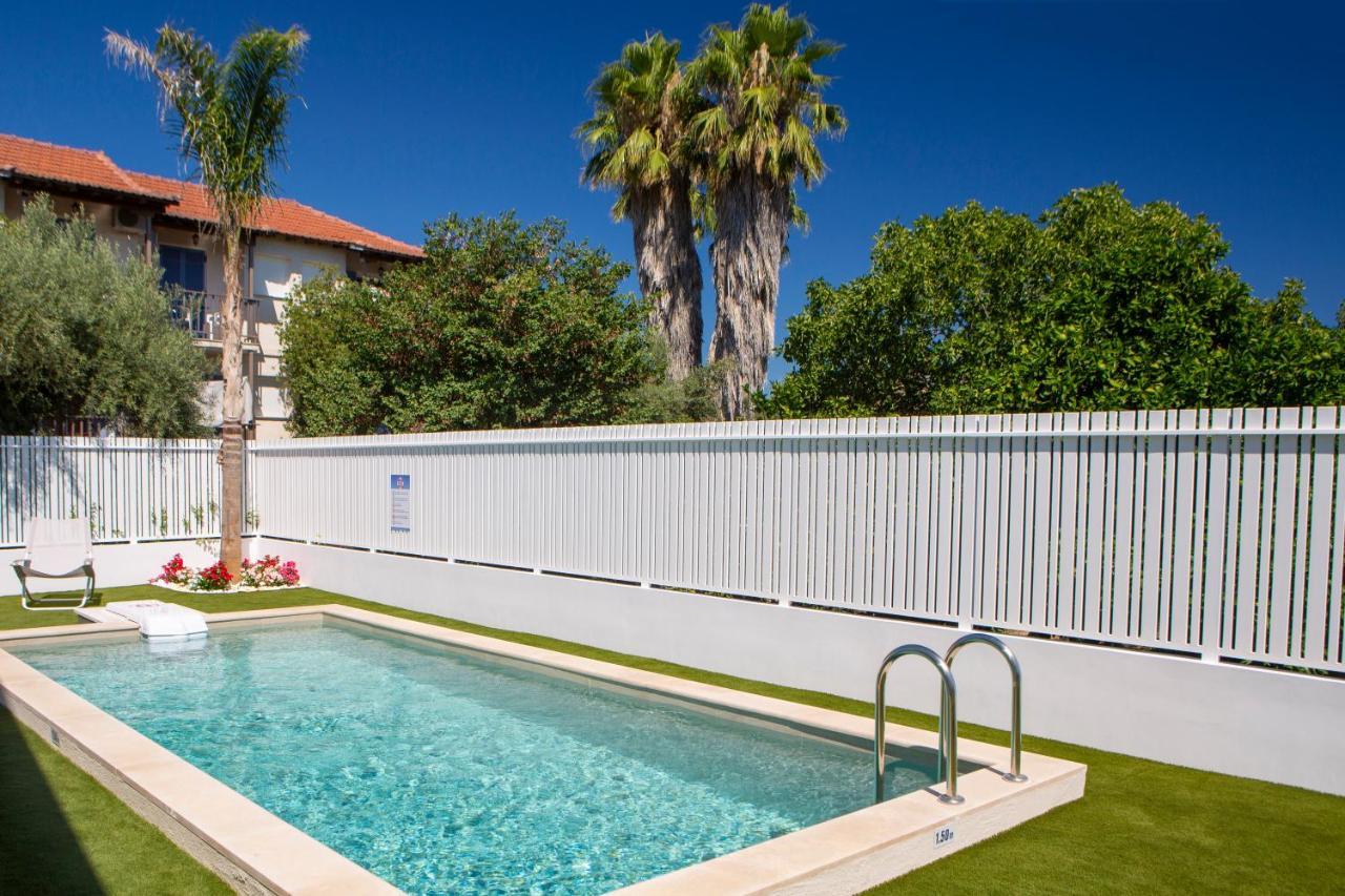 The Quad Luxury Villas Lygia  Exterior photo